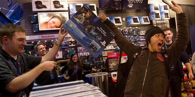 PlayStation 4 Launches